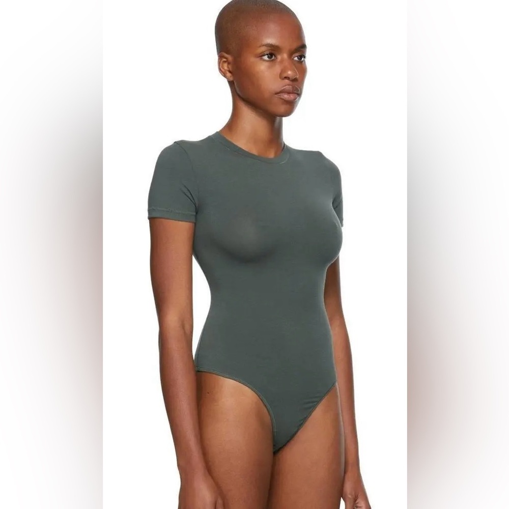 SKIMS 2 Pack XXS Cotton Jersey TShirt Bodysuit - Picture 2 of 8